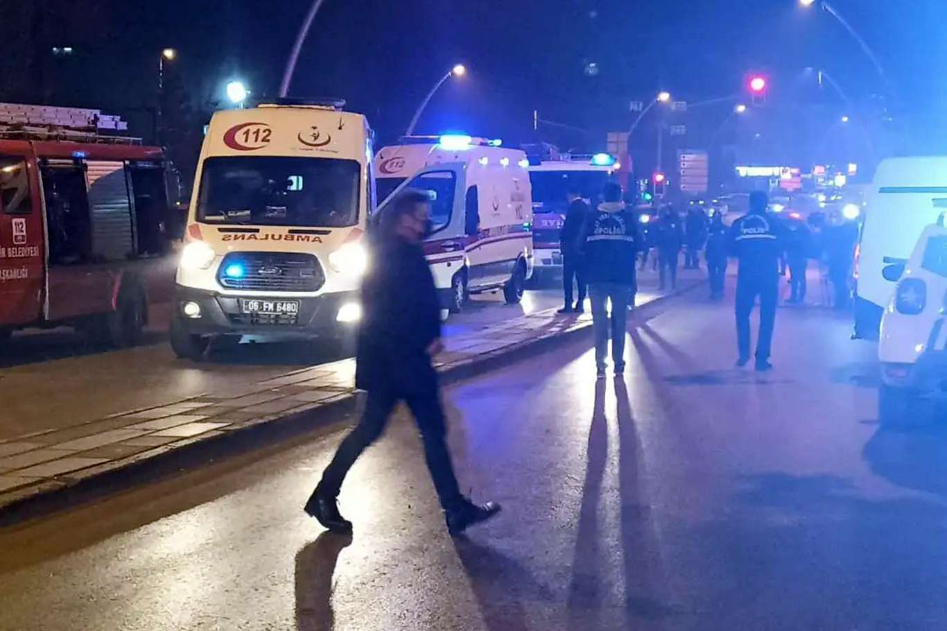 Ankara'da bir binada meydana gelen patlamada göçük oluştu